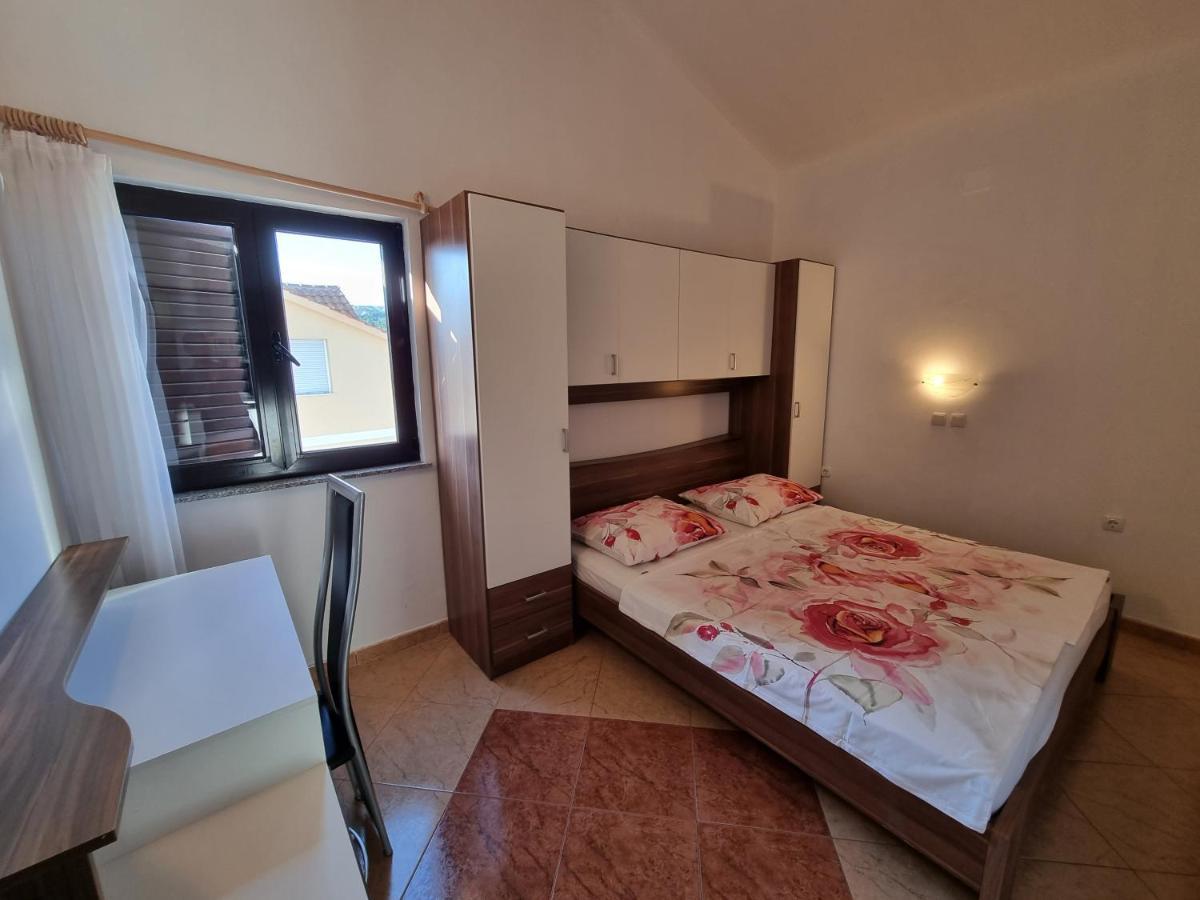Apartment Grbac Barbat na Rabu Exteriör bild