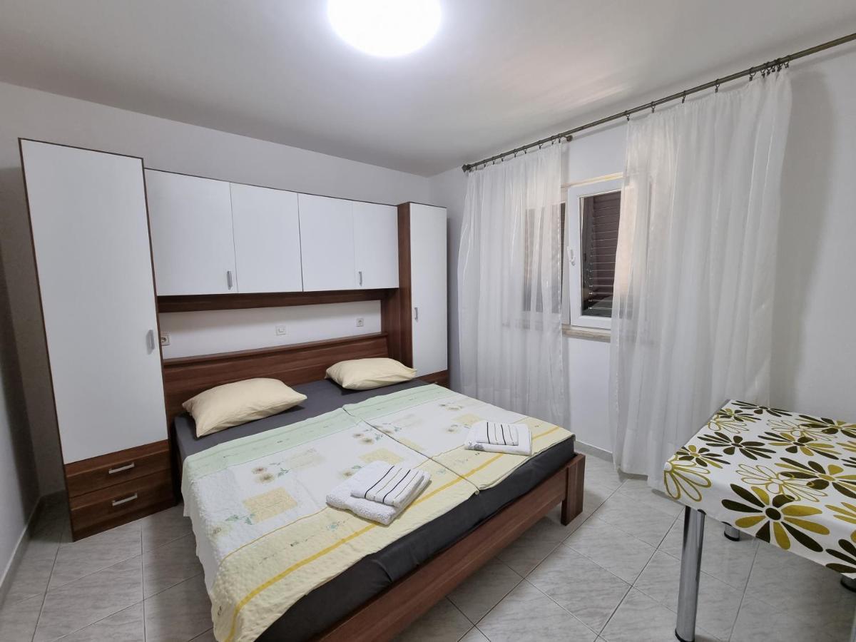 Apartment Grbac Barbat na Rabu Exteriör bild