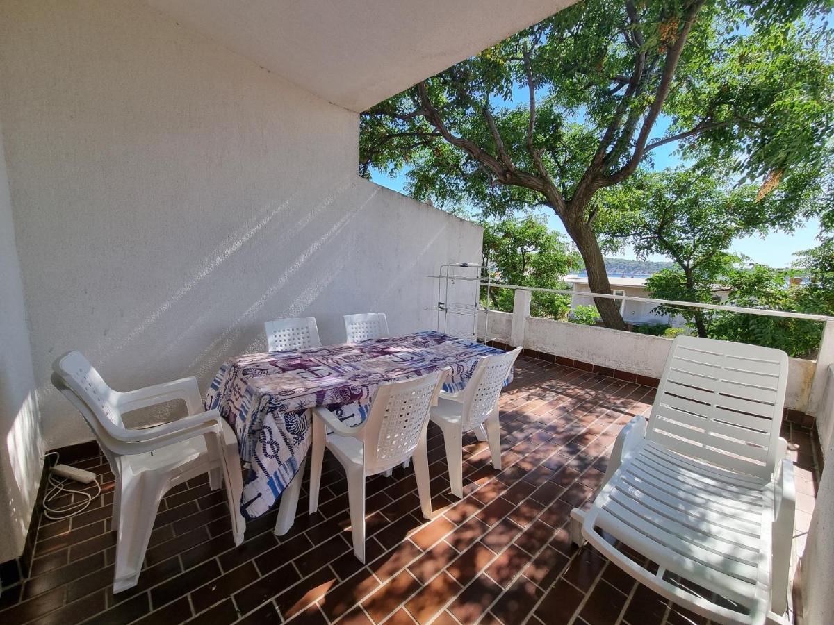 Apartment Grbac Barbat na Rabu Exteriör bild